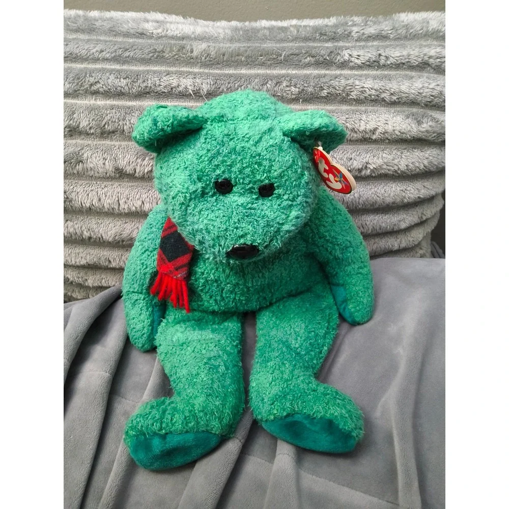 NWT Wallace the Green Scottish Bear, a retired Ty Beanie Buddy